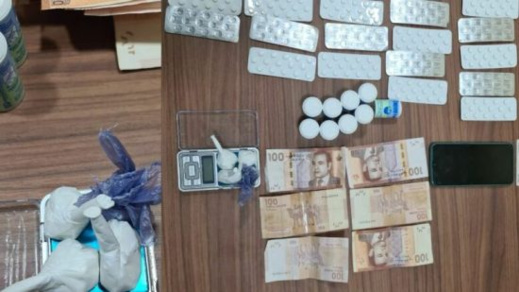 العثور على 1950 قرص مهلوس وكميات من الكوكايين يستنفر الأمن العثور على 1950 قرص مهلوس وكميات من الكوكايين يستنفر الأمن