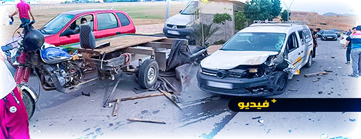 خسائر مادية وإصابة خطيرة جراء اصطدام سيارة "بتريبورتور" بترقاع خسائر مادية وإصابة خطيرة جراء اصطدام سيارة "بتريبورتور" بترقاع