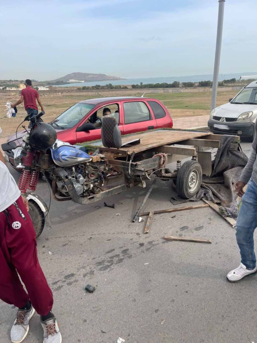 خسائر مادية وإصابة خطيرة جراء اصطدام سيارة "بتريبورتور" بترقاع خسائر مادية وإصابة خطيرة جراء اصطدام سيارة "بتريبورتور" بترقاع