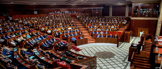 توجيه اتهامات للنقابات بالارتشاء بسبب القبول بعروض الحكومة الهزيلة يشعل البرلمان توجيه اتهامات للنقابات بالارتشاء بسبب القبول بعروض الحكومة الهزيلة يشعل البرلمان