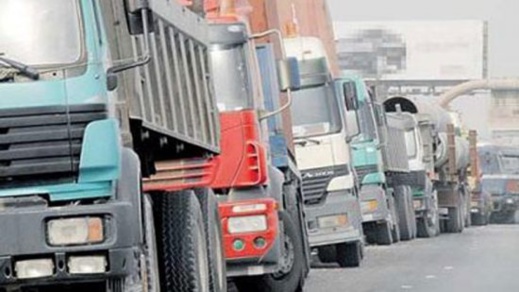 مهنيو النقل الطرقي يطالبون الحكومة بالتدخل بعد تدهور أوضاعهم مهنيو النقل الطرقي يطالبون الحكومة بالتدخل بعد تدهور أوضاعهم