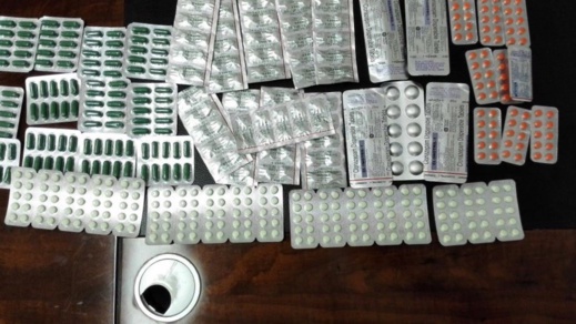 الأمن يحجز أزيد من 2000 قرص مخدر ويوقف اثنان من مروجيها الأمن يحجز أزيد من 2000 قرص مخدر ويوقف اثنان من مروجيها