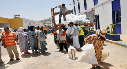 جمعية الرحمة توزع 250 قفة على الأسر المعوزة بالجمعية الخيرية الإسلامية بالناظور