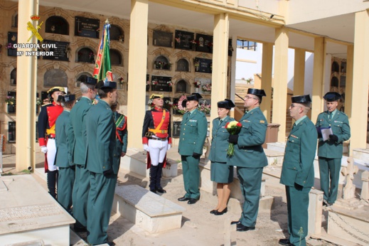 صابرينا موح تكرم جنديا قتله مدفع المقاومة الريفية بتافرسيت صابرينا موح تكرم جنديا قتله مدفع المقاومة الريفية بتافرسيت