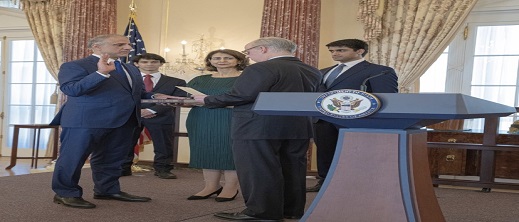 سفير الولايات المتحدة يؤدي اليمين الدستورية ويحل بالمغرب