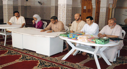 "البوطيبي" يختم رمضان بمسابقة في حفظ القرآن بمسجـد الشعبي بالناظور