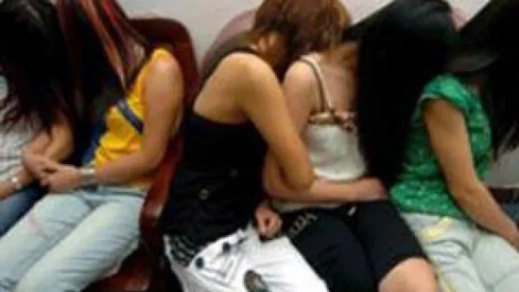 ضمنهم مغربي.. تفكيك عصابة تهرب مذيعات أوكرانيات إلى المغرب بغاية الدعارة ضمنهم مغربي.. تفكيك عصابة تهرب مذيعات أوكرانيات إلى المغرب بغاية الدعارة