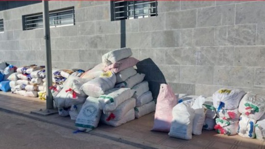 الأكياس البلاستيكية تجر شخصا للاعتقال بإمزورن الأكياس البلاستيكية تجر شخصا للاعتقال بإمزورن