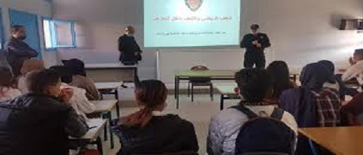 توقيف تلميذتين مخمورتين داخل فصل دراسي توقيف تلميذتين مخمورتين داخل فصل دراسي