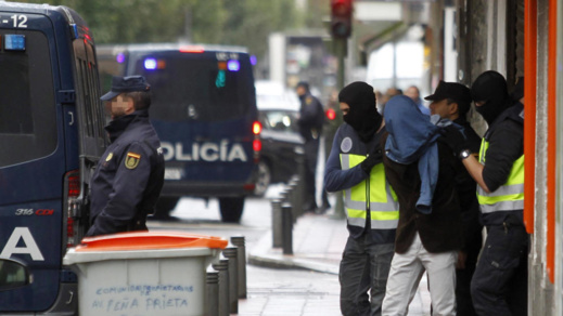 إسبانيا تطرد مهاجرا مغربيا بعد اتهامه بالإرهاب