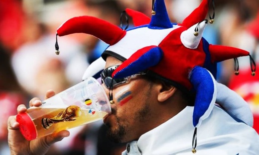 "الفيفا" تمنع بيع الخمور في محيط ملاعب المونديال بقطر "الفيفا" تمنع بيع الخمور في محيط ملاعب المونديال بقطر