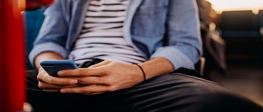 أستاذ يرسل محتويات إباحية لتلميذ.. والأمن يدخل على الخط أستاذ يرسل محتويات إباحية لتلميذ.. والأمن يدخل على الخط