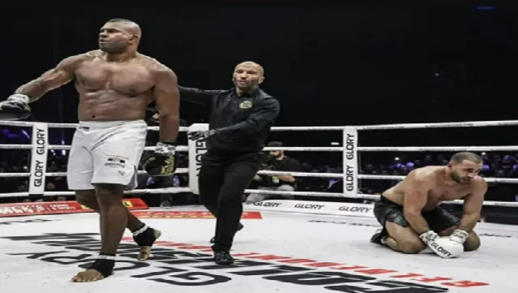 مفاجأة.. بدر هاري قد يفوز قانونيا على خصمه "أوفريم" رغم هزيمته بالضربة القاضية مفاجأة.. بدر هاري قد يفوز قانونيا على خصمه "أوفريم" رغم هزيمته بالضربة القاضية