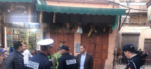 انهيار محلات تجارية عتيقة يرسل سائح اجنبي للمستعجلات انهيار محلات تجارية عتيقة يرسل سائح اجنبي للمستعجلات