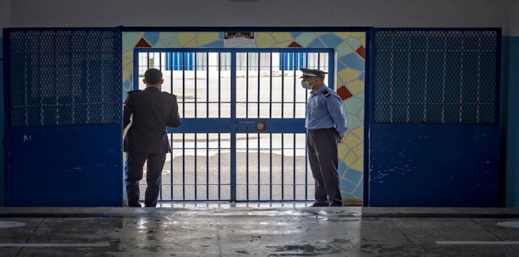 استمرار التحقيق مع 31 متهما بالتلاعب في صفقات عمومية استمرار التحقيق مع 31 متهما بالتلاعب في صفقات عمومية