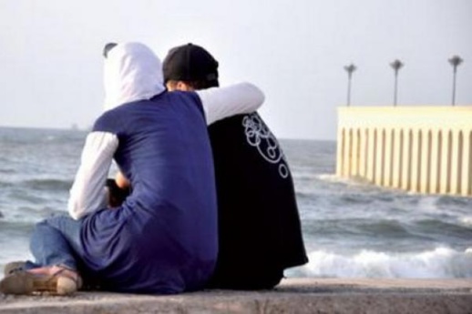 فعاليات مدنية تجمع التوقيعات لقبول عريضة إلغاء تجريم العلاقات الرضائية