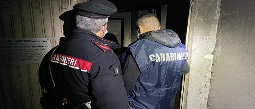 إيقاف ثلاثة مهاجرين مغاربة بتهمة قتل تونسي إيقاف ثلاثة مهاجرين مغاربة بتهمة قتل تونسي