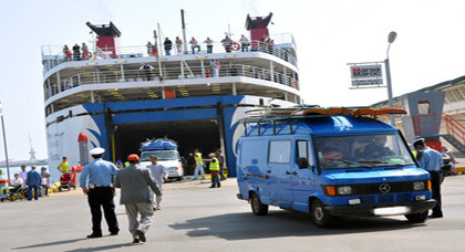 ميناء الحسيمة يسجل إقبال مكثف للمهاجرين العائدين إلى ديار المهجر