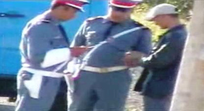 إيقاف دركيين برأس الماء متلبسين بالرشوة إيقاف دركيين برأس الماء متلبسين بالرشوة