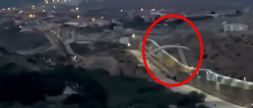 شاهدوا.. مهاجر يعبر إلى مليلية باستعمال مظلة الطيران شاهدوا.. مهاجر يعبر إلى مليلية باستعمال مظلة الطيران
