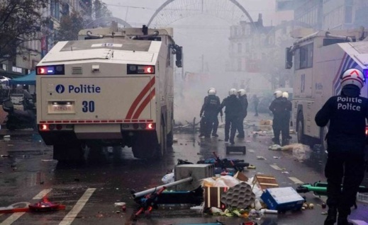 بلجيكا.. إيقاف 18 شخصا بعد اندلاع أعمال شغب عقب تأهل المغرب بلجيكا.. إيقاف 18 شخصا بعد اندلاع أعمال شغب عقب تأهل المغرب