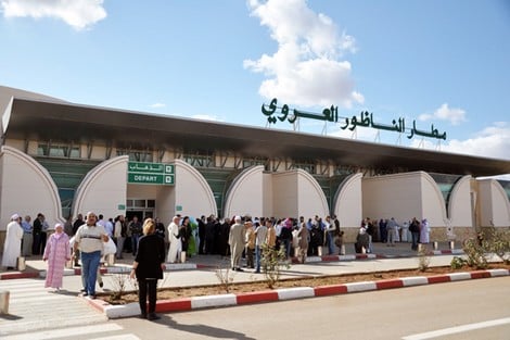 مواطنون يحتجون بمطار العروي بسبب تردي الخدمات مواطنون يحتجون بمطار العروي بسبب تردي الخدمات
