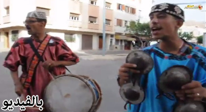 "الكناوة" بالنّاظور: إحياء لتُراثٍ مغربيّ أصيل ووسيلةٌ من وسائل طلبِ الرّزق
