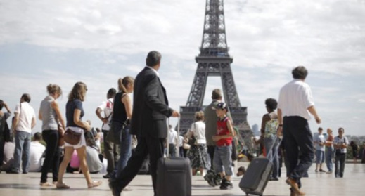 يهم المهاجرين المغاربة.. فرنسا تشترط عقبات إضافية للموافقة على طلب الإقامة يهم المهاجرين المغاربة.. فرنسا تشترط عقبات إضافية للموافقة على طلب الإقامة