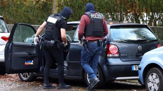 الشرطة الألمانية تفكك شبكة متطرفة كانت تخطط للانقلاب على النظام الشرطة الألمانية تفكك شبكة متطرفة كانت تخطط للانقلاب على النظام