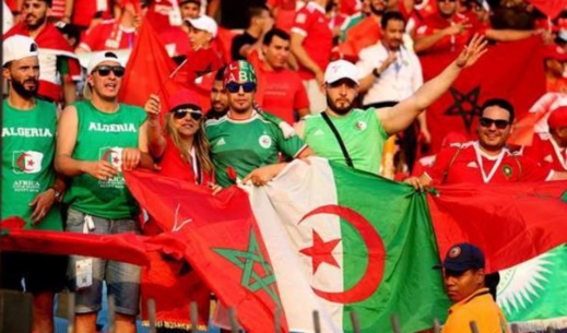 الجزائر تعتقل مشجعين احتفلوا بالأسود وهم يرتدون قميص المنتخب المغربي