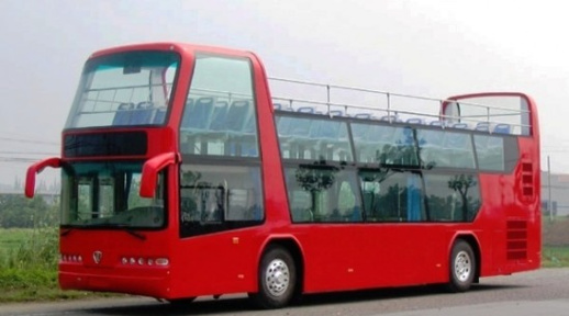 حافلتان مكشوفتان تنتظران أسود الأطلس لنقلهم نحو القصر الملكي بعد مسيرة استقبال واحتفال في العاصمة حافلتان مكشوفتان تنتظران أسود الأطلس لنقلهم نحو القصر الملكي بعد مسيرة استقبال واحتفال في العاصمة