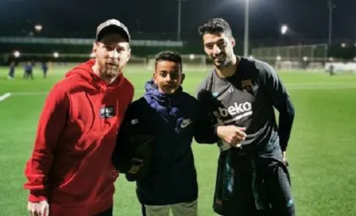 ظاهرة كروية مغربية جديدة في اسبانيا.. يافع يبلغ من العمر 15 سنة يتدرب مع البارصا بتوصية من تشافي ظاهرة كروية مغربية جديدة في اسبانيا.. يافع يبلغ من العمر 15 سنة يتدرب مع البارصا بتوصية من تشافي