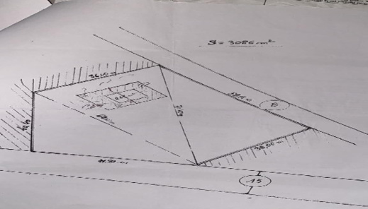 فرصة.. أرض للبيع مساحتها 3028 مترا مربعا
