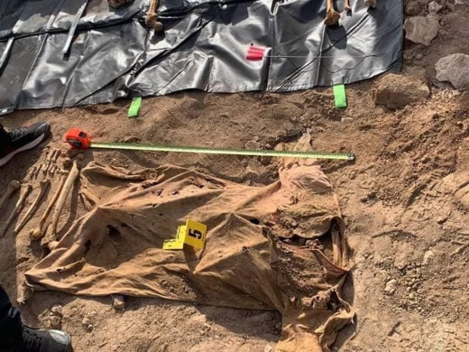 صور.. هذه بقايا العظام البشرية التي تم العثور عليها في منزل كان يأوي متطرفين بالعروي صور.. هذه بقايا العظام البشرية التي تم العثور عليها في منزل كان يأوي متطرفين بالعروي