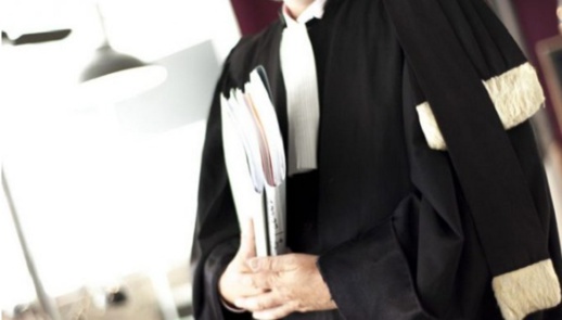 المترشحون المقصيون من امتحان المحاماة يثورون في وجه وهبي ويحتجون أمام البرلمان المترشحون المقصيون من امتحان المحاماة يثورون في وجه وهبي ويحتجون أمام البرلمان