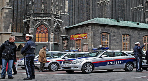 بعد مرور 14 سنة.. اعتقال مغربي متابع من أجل قتل خطيبته الايطالية بطريقة بشعة بعد مرور 14 سنة.. اعتقال مغربي متابع من أجل قتل خطيبته الايطالية بطريقة بشعة