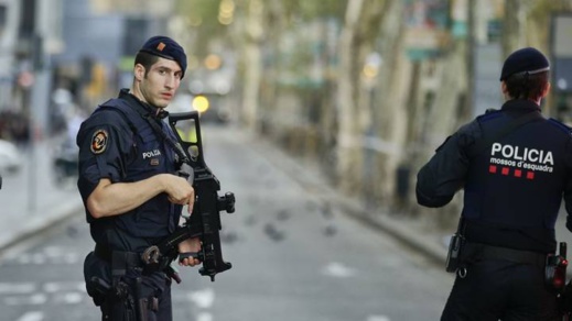 جلهم مغاربة..اعتقال 43 شخصا ينتمون لشبكة تستغل "الحراكة" بإسبانيا