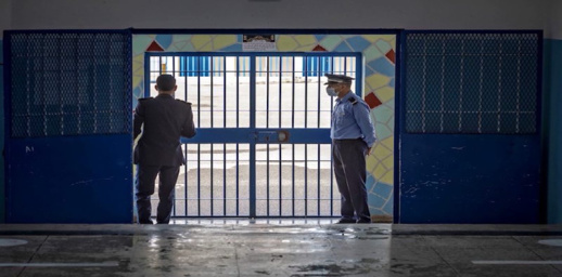 الحبس والغرامة لمتهم بالتحرش الجنسي في الحسيمة الحبس والغرامة لمتهم بالتحرش الجنسي في الحسيمة