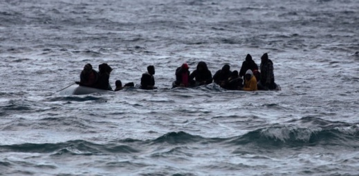 ارتفاع ضحايا انقلاب قارب للهجرة السرية إلى 15 قتيلا ارتفاع ضحايا انقلاب قارب للهجرة السرية إلى 15 قتيلا