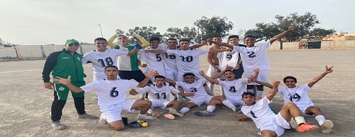 فضيحة.. هلال الناظور يتكفل بغذاء الضيوف ويترك شبانه بالجوع فضيحة.. هلال الناظور يتكفل بغذاء الضيوف ويترك شبانه بالجوع