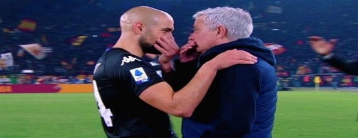 صورة أمرابط ومورينيو تثير الجدل صورة أمرابط ومورينيو تثير الجدل