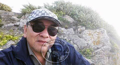 شاهدوا الصورة.. هذا هو شبيه الملك الذي دوخ الناس وشرطة المرور شاهدوا الصورة.. هذا هو شبيه الملك الذي دوخ الناس وشرطة المرور