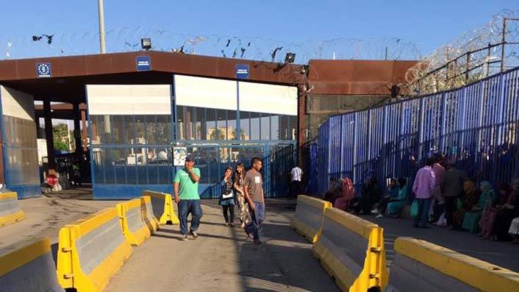 وفاة سيدة مغربية بمعبر بني أنصار بعدما حاولت الوصول إلى مستشفى مليلية وفاة سيدة مغربية بمعبر بني أنصار بعدما حاولت الوصول إلى مستشفى مليلية