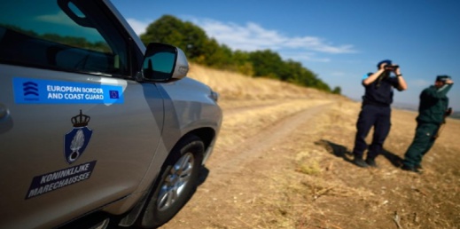 الاتحاد الأوروبي يمنع نشر "حرس حدود أوروبا" بين مليلية المحتلة والناظور الاتحاد الأوروبي يمنع نشر "حرس حدود أوروبا" بين مليلية المحتلة والناظور