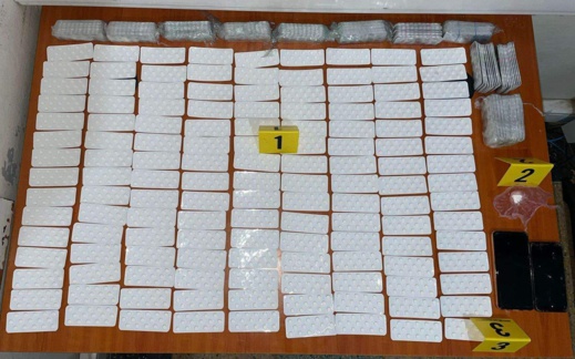 اعتقال شخصين يروجان الأقراص الطبية المخدرة بالناظور اعتقال شخصين يروجان الأقراص الطبية المخدرة بالناظور