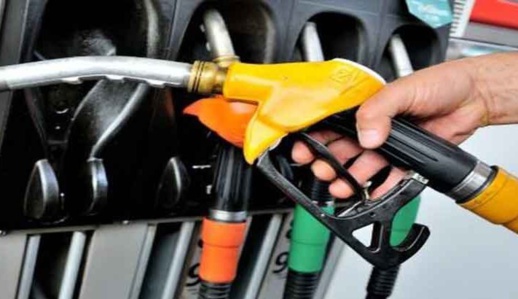 أسعار "الغازوال" تسجل انخفاضا جديدا في محطات الوقود أسعار "الغازوال" تسجل انخفاضا جديدا في محطات الوقود