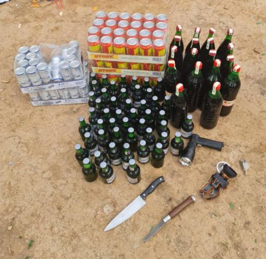 اعتقل "كراب".. قائد بالناظور يداهم وكرا لبيع القرقوبي والكحول قرب مدرستين تعليميتين اعتقل "كراب".. قائد بالناظور يداهم وكرا لبيع القرقوبي والكحول قرب مدرستين تعليميتين