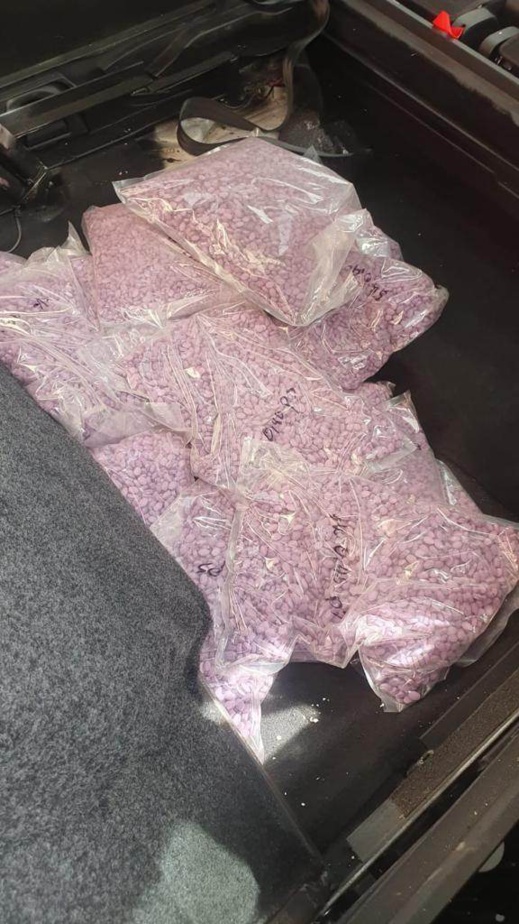 إجهاض عملية لتهريب أزيد من 100 ألف قرص مهلوس من مخدر الإكستازي إجهاض عملية لتهريب أزيد من 100 ألف قرص مهلوس من مخدر الإكستازي