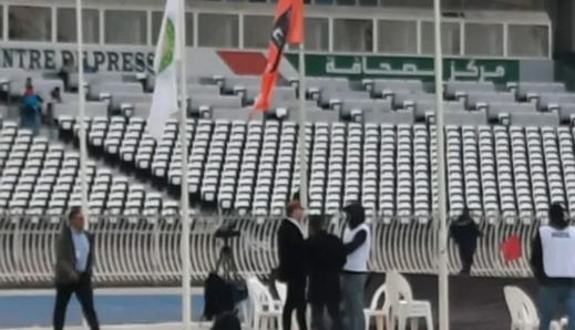صورة.. الوداد الرياضي يرد فورا على تغييب العلم الوطني بالجزائر صورة.. الوداد الرياضي يرد فورا على تغييب العلم الوطني بالجزائر