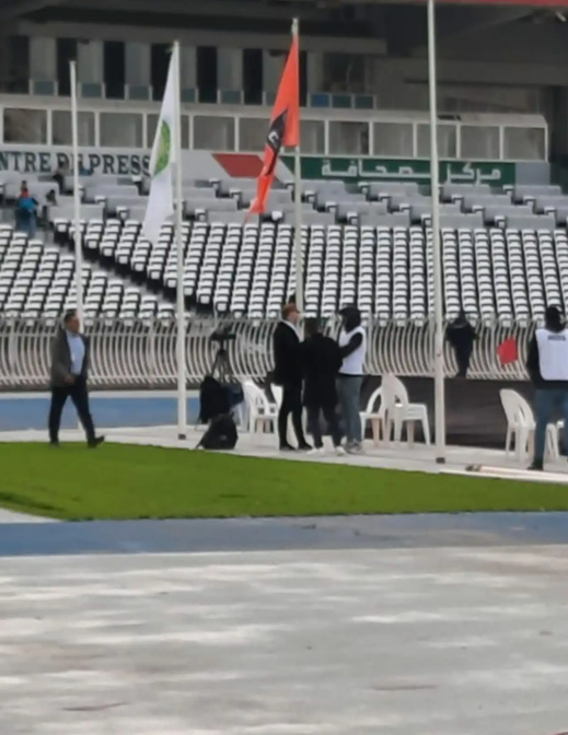 إنزال العلم الجزائري إنزال العلم الجزائري